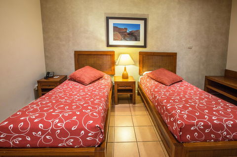 The Continental Hotel - Accommodation Gladstone 38