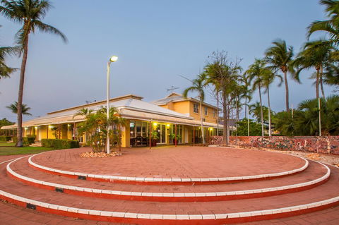 The Continental Hotel - Accommodation Gladstone 8