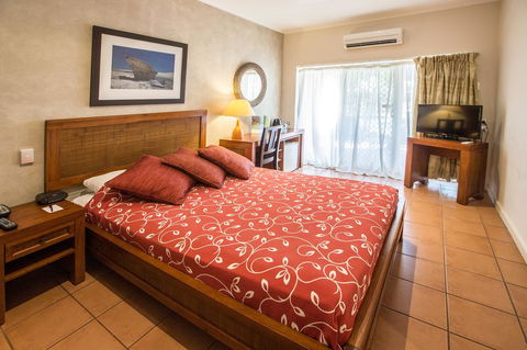 The Continental Hotel - Accommodation Gladstone 35