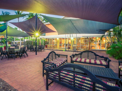 The Continental Hotel - Accommodation Gladstone 15