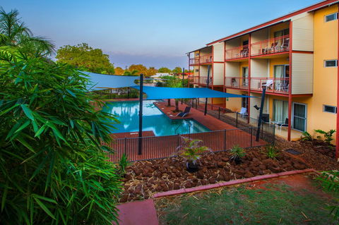 The Continental Hotel - Accommodation Gladstone 25