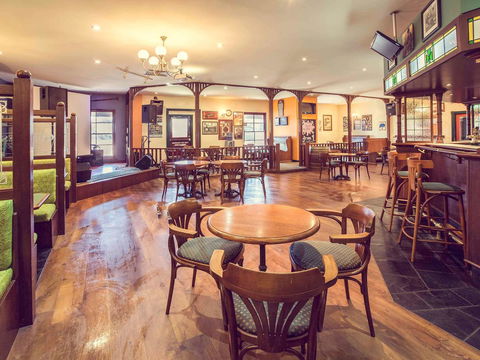 The Continental Hotel - Accommodation Gladstone 40