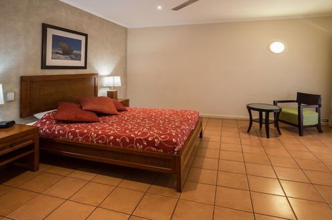 The Continental Hotel - Accommodation Gladstone 37