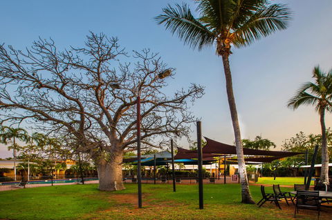 The Continental Hotel - Accommodation Gladstone 28