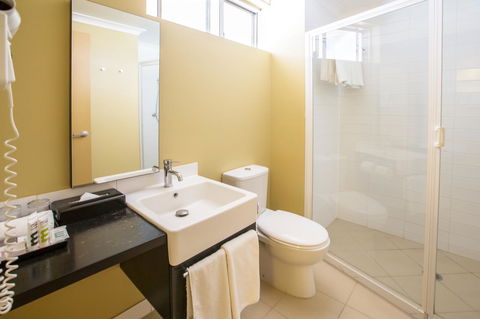 The Continental Hotel - Accommodation Gladstone 16