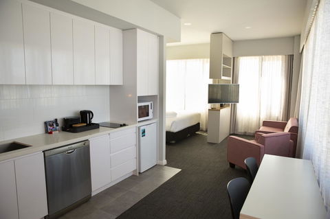 The Gerald Apartment Hotel - Accommodation Gladstone 25