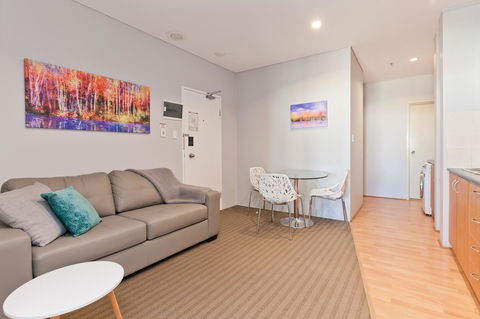 Central City Exclusive Apartments - Accommodation Gladstone 9