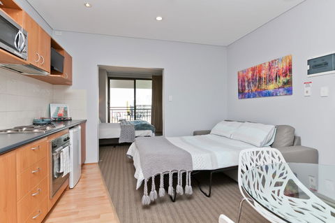 Central City Exclusive Apartments - Accommodation Gladstone 13