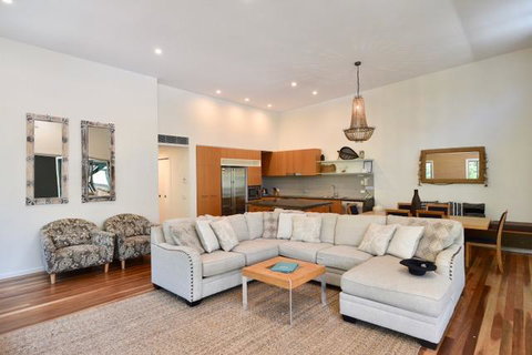East On Byron - Accommodation Gladstone 13