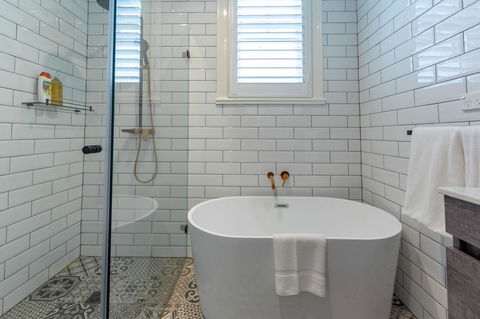 Heritage Townhouse Near Harbour Bridge - Accommodation Gladstone 2