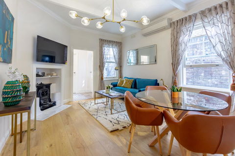 Heritage Townhouse Near Harbour Bridge - Accommodation Gladstone 33