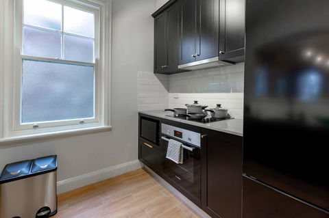 Heritage Townhouse Near Harbour Bridge - Accommodation Gladstone 21