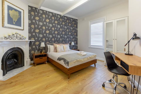 Heritage Townhouse Near Harbour Bridge - Accommodation Gladstone 26