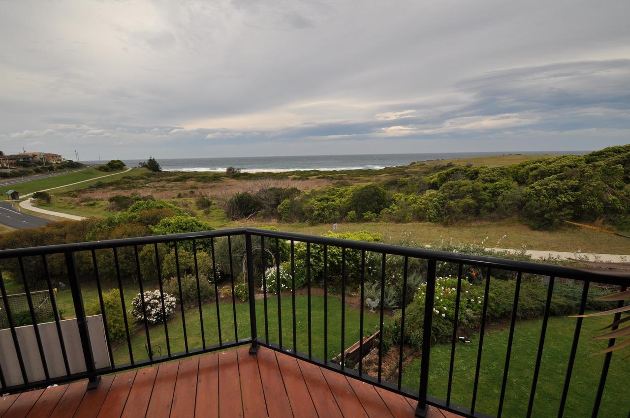 Cuttagee NSW Accommodation Gladstone