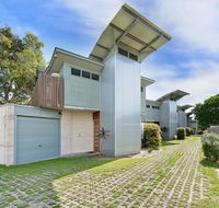 Sun Worship Eco Villas - Accommodation Gladstone