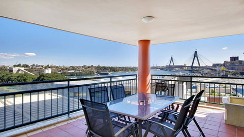 Darling Harbor Apartment - Accommodation Gladstone 6