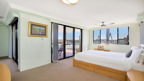Darling Harbor Apartment - Accommodation Gladstone 0