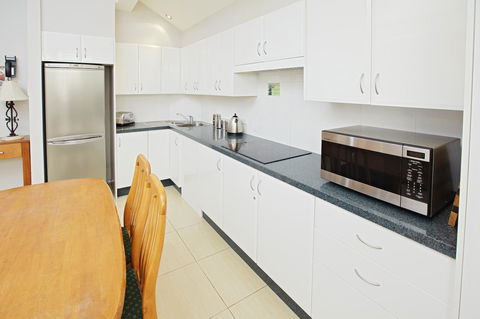 Jesmond Executive Villas - Accommodation Gladstone 24