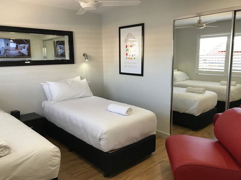 Jesmond Executive Villas - Accommodation Gladstone 3