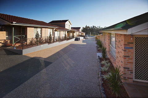 Jesmond Executive Villas - Accommodation Gladstone 13