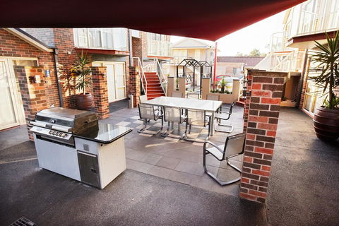 Jesmond Executive Villas - Accommodation Gladstone 17