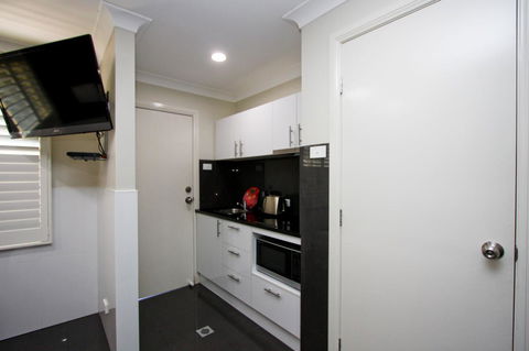 Jesmond Executive Villas - Accommodation Gladstone 39