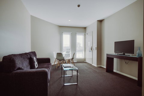 Crossroads Hotel - Accommodation Gladstone 9