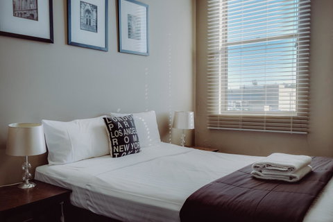 Crossroads Hotel - Accommodation Gladstone 2