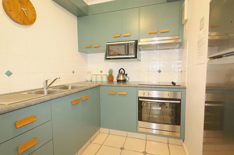 Cossies By The Sea - Accommodation Gladstone 10