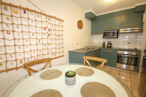 Cossies By The Sea - Accommodation Gladstone 9