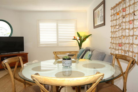 Cossies By The Sea - Accommodation Gladstone 2