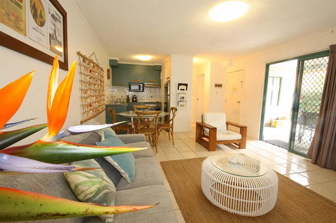 Cossies By The Sea - Accommodation Gladstone 4