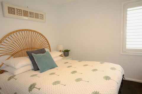 Cossies By The Sea - Accommodation Gladstone 8