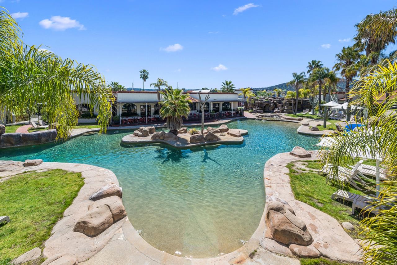 Lavington NSW Accommodation Gladstone