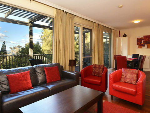 Villa Executive 2br Cypress DS Located Within Cypress Lakes Resort - Accommodation Gladstone 0