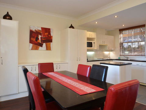 Villa Executive 2br Cypress DS Located Within Cypress Lakes Resort - Accommodation Gladstone 6