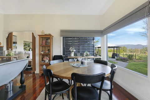 Romanz In The Valley (Luxury B&B) - Accommodation Gladstone 18
