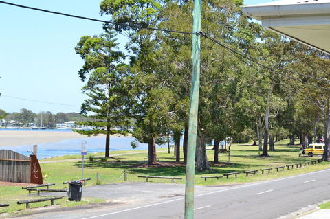 Sundial Holiday Units - Accommodation Gladstone 3