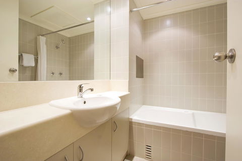 Lantern 1 Bedroom Balcony With Panoramic View - Accommodation Gladstone 26