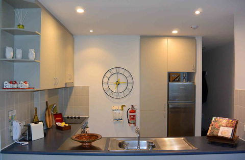 Lantern 1 Bedroom Balcony With Panoramic View - Accommodation Gladstone 3