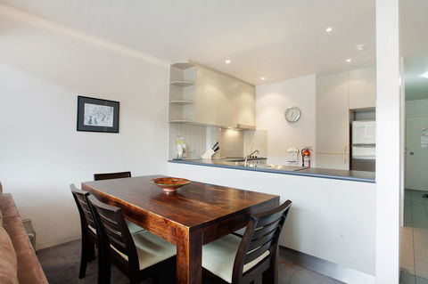 Lantern 1 Bedroom Balcony With Panoramic View - Accommodation Gladstone 8