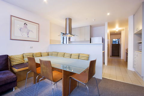 Lantern 1 Bedroom Balcony With Panoramic View - Accommodation Gladstone 13