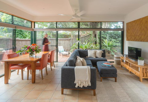 The Crest Byron Bay - Accommodation Gladstone 1