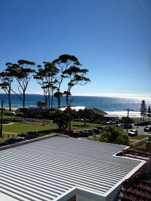 Breakers Apartments - Accommodation Gladstone 3
