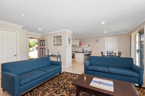 Colonial Court Villas - Accommodation Gladstone 20