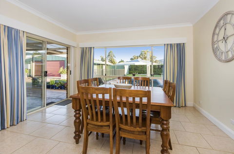 Colonial Court Villas - Accommodation Gladstone 15