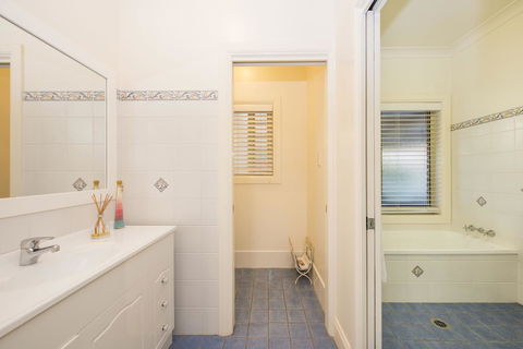 Colonial Court Villas - Accommodation Gladstone 6