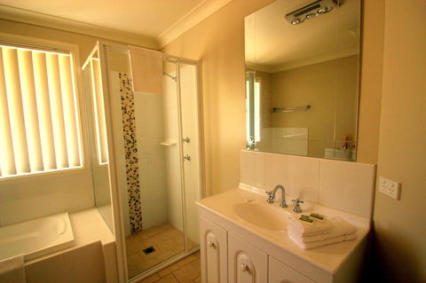 Colonial Court Villas - Accommodation Gladstone 29