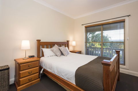 Colonial Court Villas - Accommodation Gladstone 12