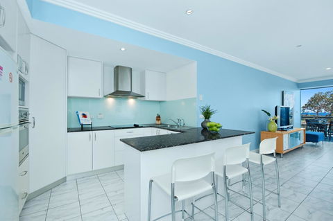 On The Beach Getaway - Accommodation Gladstone 3